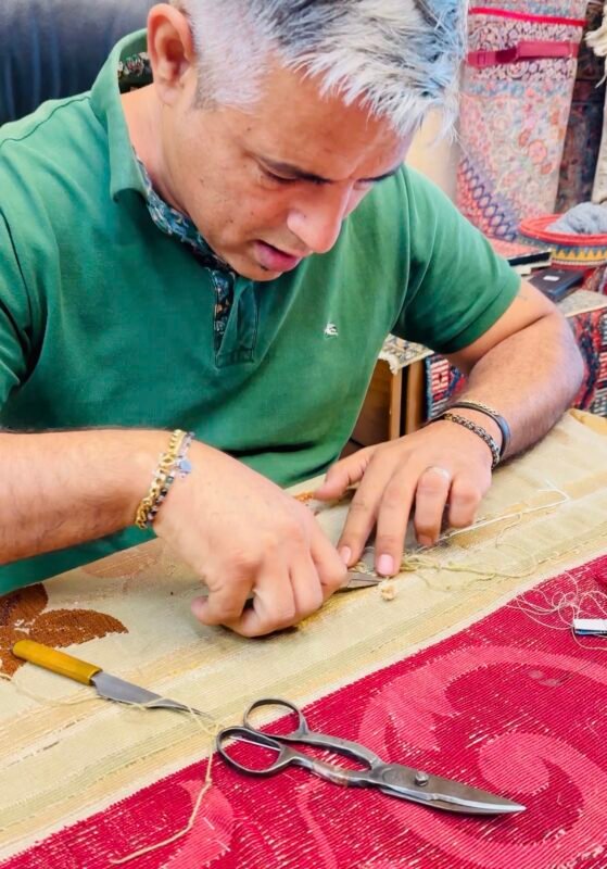 restoration and repairing carpets in milan, italy